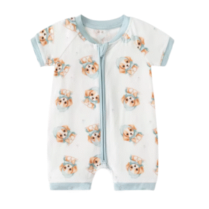 Enterito corto de bebé de bambú con estampa de perritos, cierre frontal y terminaciones celestes